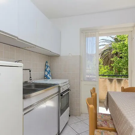 Apartamento U Centru Makarske